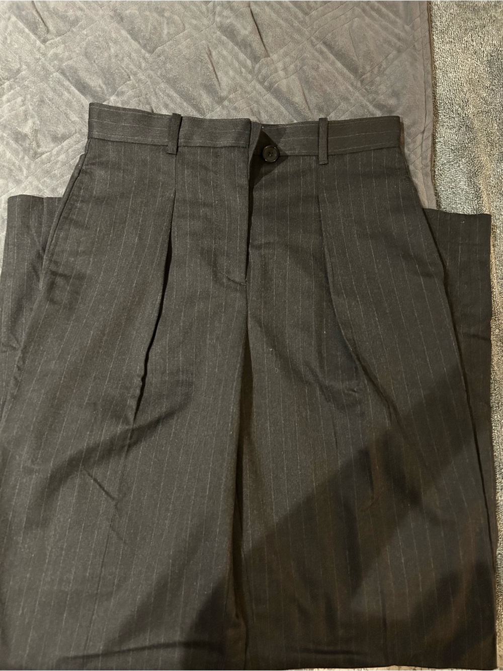 Zara Women's Black Pinstripe Pleated Dress Pants/Trousers